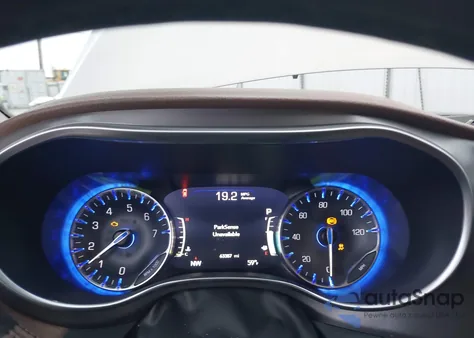 2018 Chrysler Pacifica Limited from USA, damaged, VIN 2C4RC1GG7JR320978